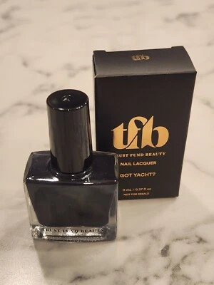 Esmalte de uñas de belleza de fondo fiduciario ¿Tienes yate? Vegano sin gluten sin crueldad Foto 1 de 4