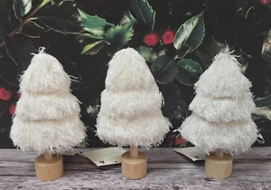 2023 Target Bullseye Set of 3 Mini 4.25" White Tassel Shag Christmas Trees NEW - Picture 1 of 3