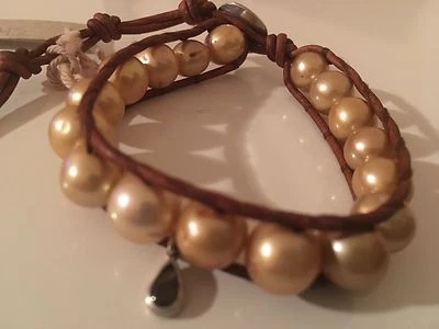 Chan Luu NUEVO CON ETIQUETAS Cuero Marrón Ajustar Champagne Perla Pulsera con Dije Semiprecioso Foto 1 de 4