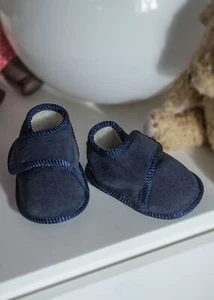 British Made Genuine Suede and Lambswool Baby Booties Ripper Fastened 0-24 Month - Picture 1 of 10