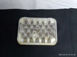 Pre-Owned Vtg. Wilton Inc. 70 s Cake Decorating Pro Tip Set w/3 extra Tips - Picture 1 of 8