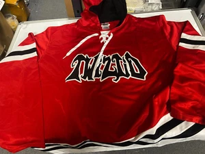 NEU TWIZTID HOODIE IM JERSEY-STIL ROT WEISS 2XL - Bild 1 von 3