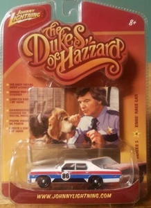Johnny Lightning Dukes of Hazzard Serie 3 Enos Rennwagen Maßstab 1:64 Neuwertig! - Bild 1 von 12