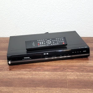Toshiba DVD Recorder D-R410 mit Fernbedienung (getestet) - Bild 1 von 13