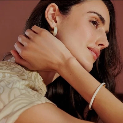 Браслет-манжета Gorjana Paseo - белый мрамор (рекомендуемая розничная цена производителя 110 долл. США) - Изображение 1 из 4