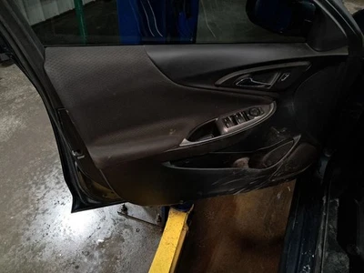 2020 Chevrolet Malibu Left Front Door Trim Panel, Used, Black, OEM Foto 1 de 4