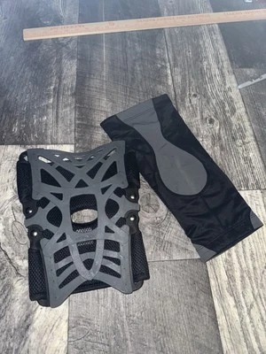 Rodillera DonJoy Reaction Talla M/L Gris Flexibilidad Ligera Foto 1 de 4