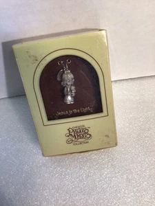 Enesco Precious Moments JY 106 Charm Mädchen mit Puppe & Kerze Vintage 80er Jahre - Bild 1 von 4