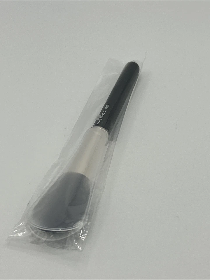 MAC 129S Synthetic All Purpose Round Face Powder Blush Bronzer Makeup Brush NEW! - Image 1 of 3