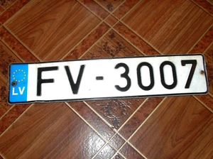 TARGA VEICOLO AUTO STATO LETTONIA EU - FV 3007 scaduta - Foto 1 di 1