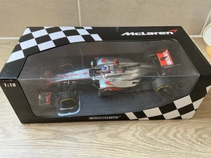 Minichamps 1/18 Scale McLaren Mercedes MP4-27 Jenson Button F1 2012 Collectible - Picture 1 of 1