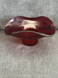 💜 Vintage Sowerby Tyneside Glassware Ruby Red Glass Posy Vase Tea Light Candle - Picture 1 of 6