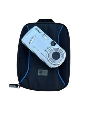 Sony Cyber-Shot Digital Camera 3.2 Mega Pixels MPEG Movie VX DSC-P72 & Case - Image 1 of 4