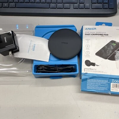 Anker 10W Max Wireless Fast-Charging Pad - Image 1 of 4