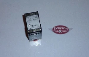 TELEMECANIQUE XZR-F00531 RELAY - Picture 1 of 2