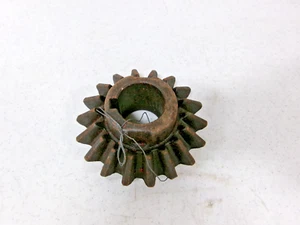 BEVEL GEAR 18 TOOTH, 1-1/4" BORE , 3-3/4" DIAMETER-KEYED - Picture 1 of 3