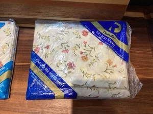 Danville No Iron Double Fitted Sheet Floral Design 54"x75" Sealed NOS - Bild 1 von 4
