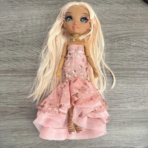 Rainbow High Vision Divas Sabrina St. Cloud Modepuppe mit rosa Kleid Schuhen - Bild 1 von 8