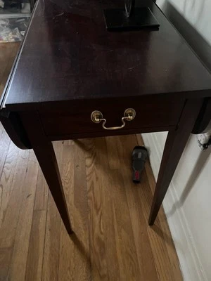 Mesa auxiliar de caoba vintage HENKEL-HARRIS 1 cajón Queen Anne #5412 Foto 1 de 4