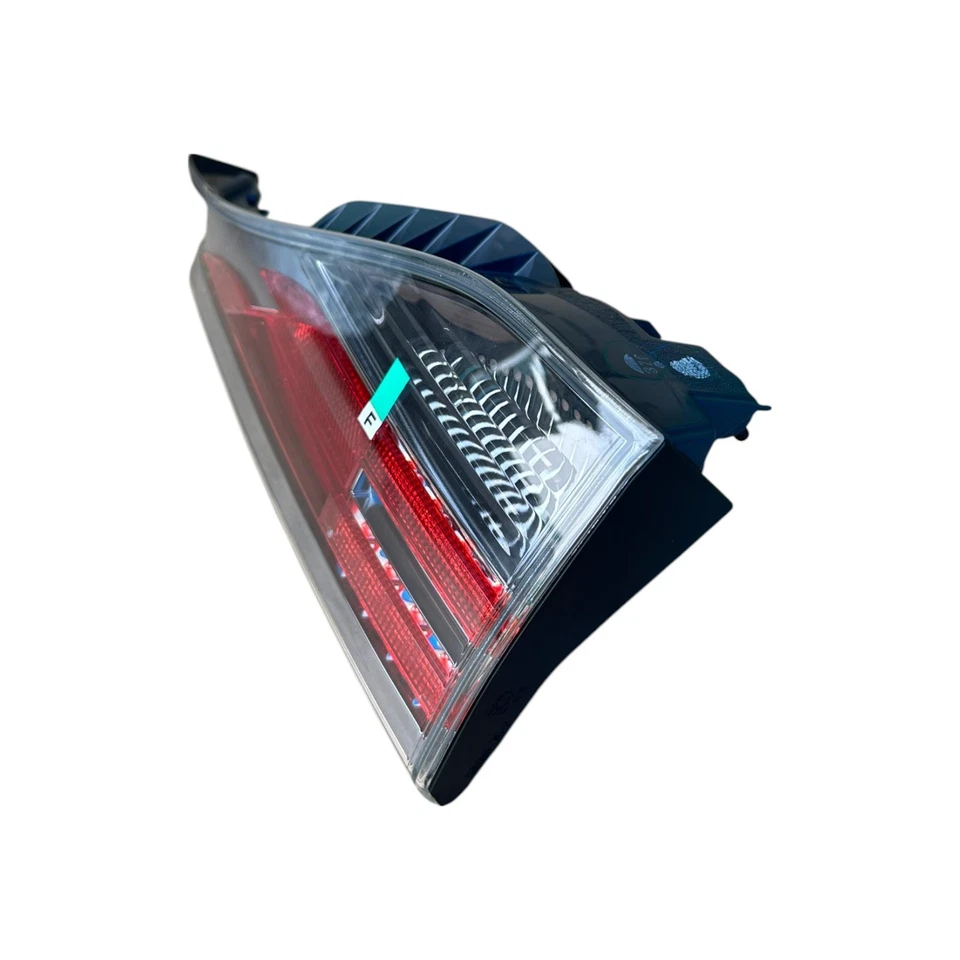 OEM 81581-76030 LÁMPARA TRASERA DERECHA U interior ajuste Toyota Lexus Ct200H 2010-2022 Foto 1 de 4