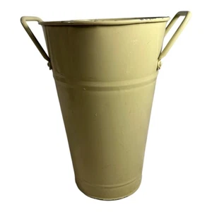 Secchiello fiori vintage di proprietà di Martha Stewart a Turkey Hill Kitchen - Foto 1 di 10