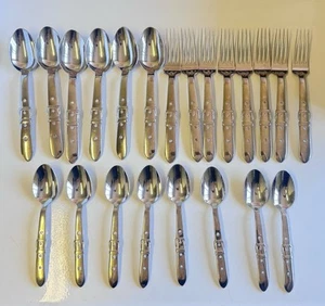 22p Ralph Lauren EQUESTRIAN HIGHGATE Buckle 1997 Stainless Flatware FORKS/SPOONS - Picture 1 of 14