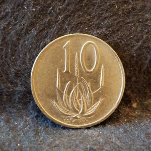 1972 South Africa 10 cents, Aloe plant, KM-85 - Picture 1 of 4
