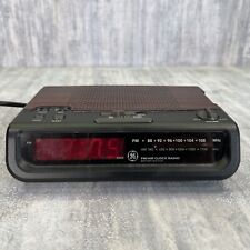 GE General Electric/Battery Vintage clock radio AM/FM Model # 7-4613A