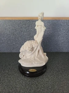 1992 Florence Giuseppe Armani Woman Flowers for Sale & Cart Figurine 5" - Picture 1 of 9