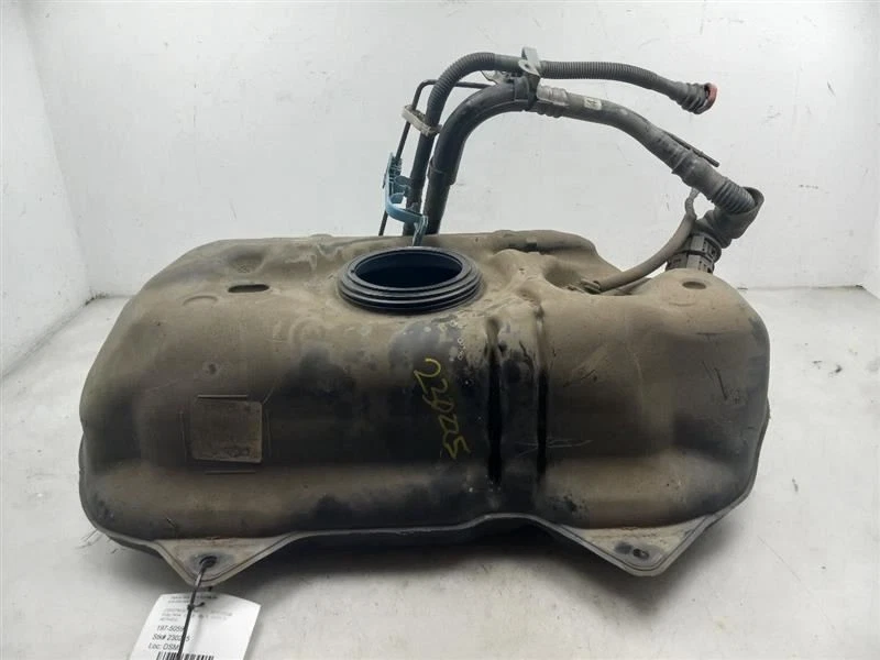12-19 TOYOTA PRIUS C 1.5L FWD AT 9.5 GALLON GAS FUEL TANK  - Image 1 of 4