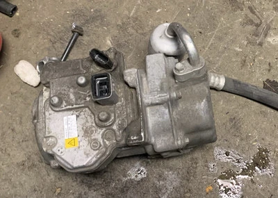 AIR CONDITIONING COMPRESSOR PUMP TOYOTA LEXUS 0422000464 042200-0464 - Image 1 of 3