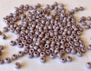 180 Vintage ORCHID LAVENDER PURPLE Crow Beads Glass Beads Large SEED 3mm x 4.5mm - Picture 1 of 3