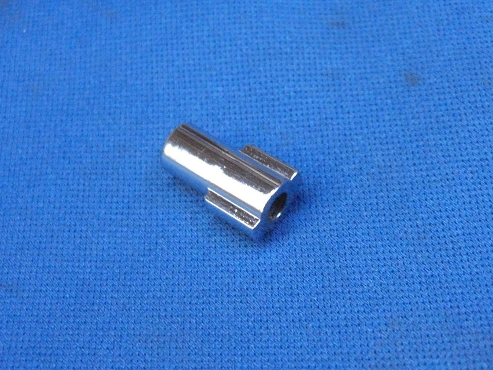 ПЛУНЖЕР РУЧКИ ПЕРЕДНЕГО ЧЕТВЕРТИ СВЕТА JAGUAR DAIMLER DS420 MK 10 420 S-TYPE BD24959 - Изображение 1 из 1