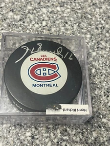 Disco de hockey firmado por Henri Richard Montreal Canadiens - Imagen 1 de 1