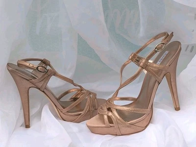 Charles David Nuevo en Caja 7.5M Vintage "Babble" Rubor Metálico Gamuza Tacones con Tirantes  Foto 1 de 4