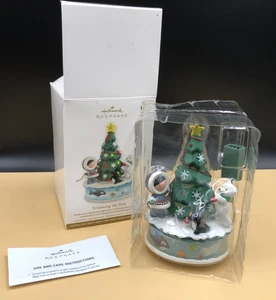 Hallmark Andenken Magic Cord Ornament 2012 Trimmen des Baumes Frosty Friends Neu im Karton - Bild 1 von 11