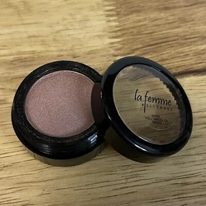 La Femme Cosmetics Make-up Ultra Pearl Lidschatten 0,07 Oz. ROSE Brandneu - Bild 1 von 3