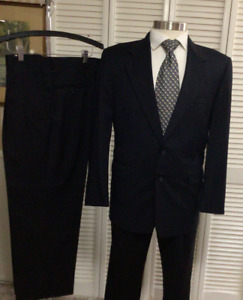 HICKEY FREEMAN MENS NAVY BLUE 100% WOOL 2 PIECE SUIT SIZE: 38S  PANTS: 34x28