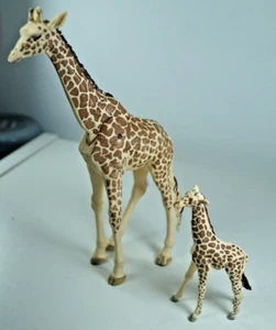 1970’s BRITAINS Plastic GIRAFFE Plus Baby Giraffe Calf Safari 1971 Zoo Vintage - Picture 1 of 9