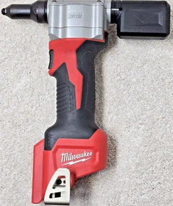 Milwaukee rivetto strumento catalogo M12 # 2550-20 J53AD1816 00456 testato solo strumento - Foto 1 di 11