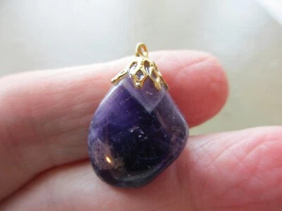 ANTIGUO COLGANTE VINTAGE RETRO TONO ORO PÚRPURA PIEDRA PULIDA CRISTAL LLAVERO ENCANTO Foto 1 de 2