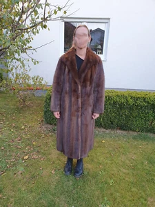 Ausgelassener Demi Buff Nerz Mantel aus männlichen Fellen Saga Mink / Mink coat - Bild 1 von 5