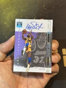 2023-24 Panini Impeccable Magic Johnson #II-MJL Immortal Ink Autographs Auto /15 - Bild 1 von 9