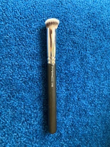 MAC Pinsel NEU 270 Synthetic Mini Rounded Slant Brush Make-up Concealer - Bild 1 von 3