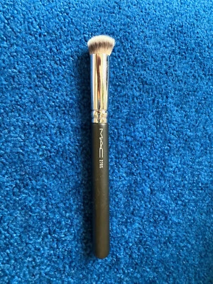 MAC Pinsel NEU 270 Synthetic Mini Rounded Slant Brush Make-up Concealer - Bild 1 von 3