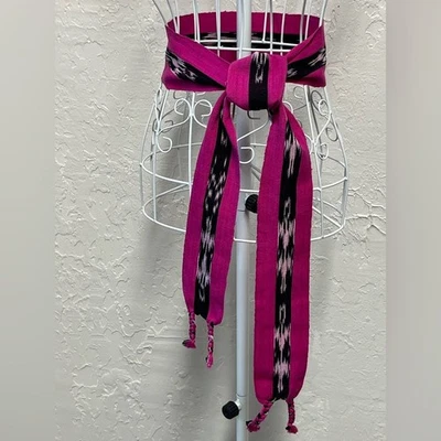 Cinturón tapiz tejido rosa y negro magenta vintage Foto 1 de 4