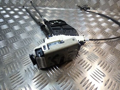 Cerradura puerta trasera derecha original MOPAR JEEP COMPASS II 2021 P04589914AE Foto 1 de 3