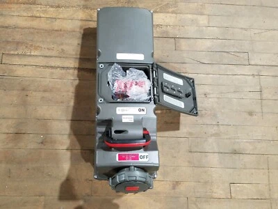 Receptáculo mecánico fusible Legrand PS5100FMIR7-W 100A 4P 5W 277/480 Foto 1 de 4