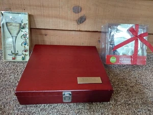 BEAUTIFUL BOXED RABBIT WINE OPENER SET W/HOLIDAY STOPPER & MARKERS - Picture 1 of 12