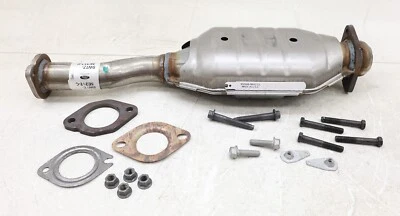 NEW OEM Ford Exhaust Catalytic Converter 5W7Z-5E212-C Crown Victoria 2005-2011 - Image 1 of 4